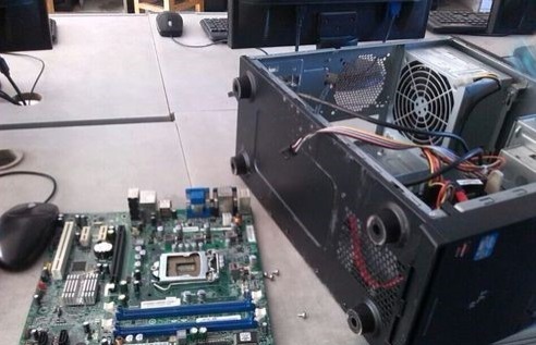 电脑主板坏怎么替换,电脑更换主板提升大吗