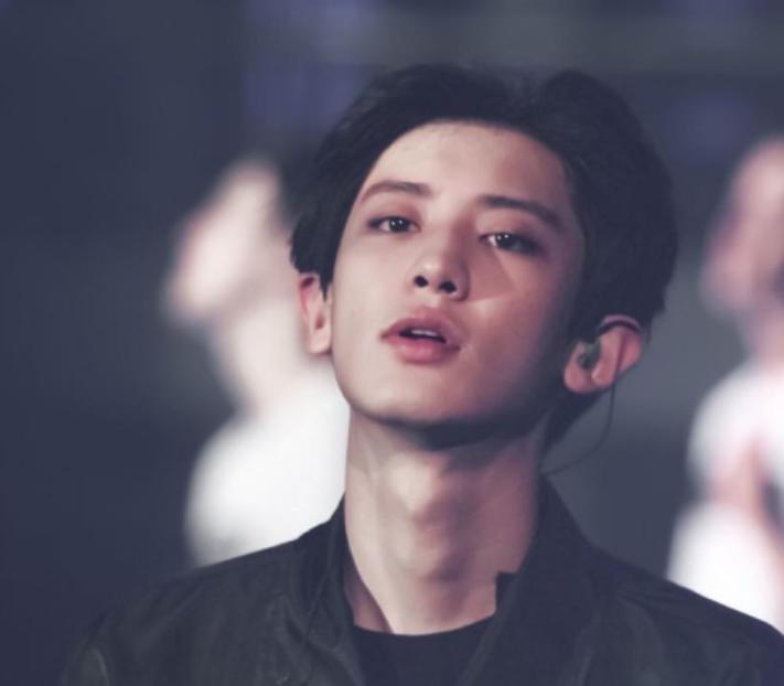 2019exo张艺兴朴灿烈,exo朴灿烈从后背抱住张艺兴