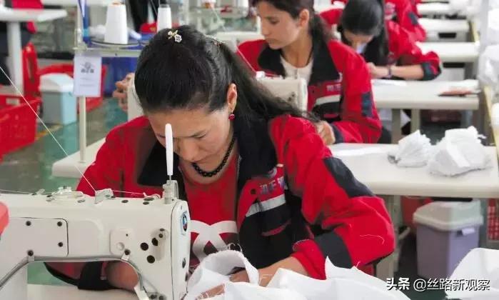 吉国国会议员:*疆新**职业技能教育培训中心是预防极端主义的妙方