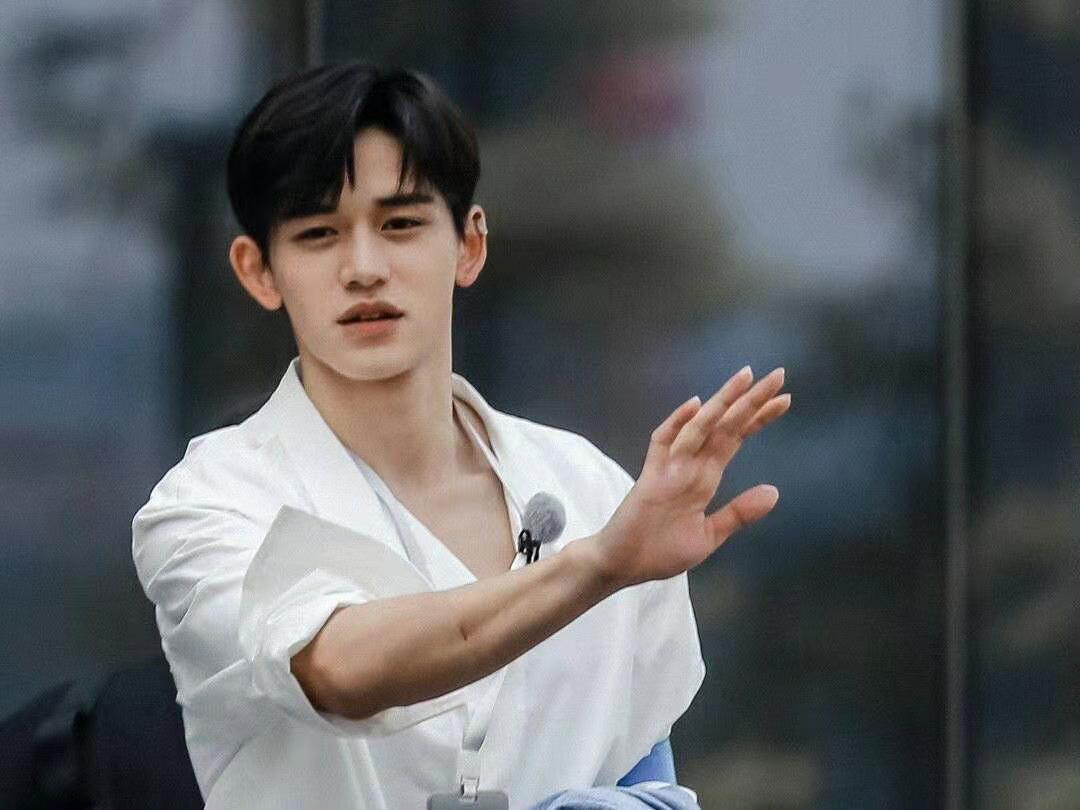 奔跑吧黄旭熙蔡徐坤,奔跑吧蔡徐坤baby郑恺