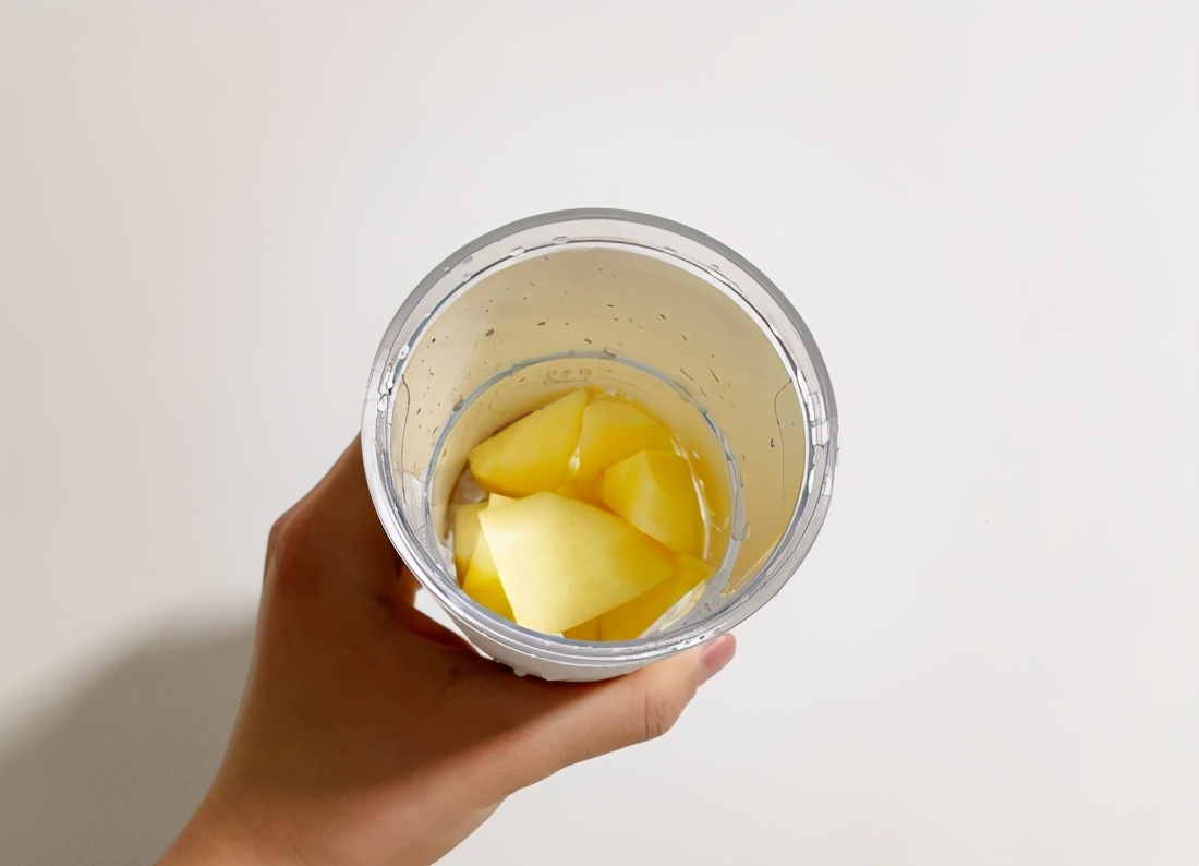 榨汁杯随时随地,米家随行便携榨汁杯榨苹果汁