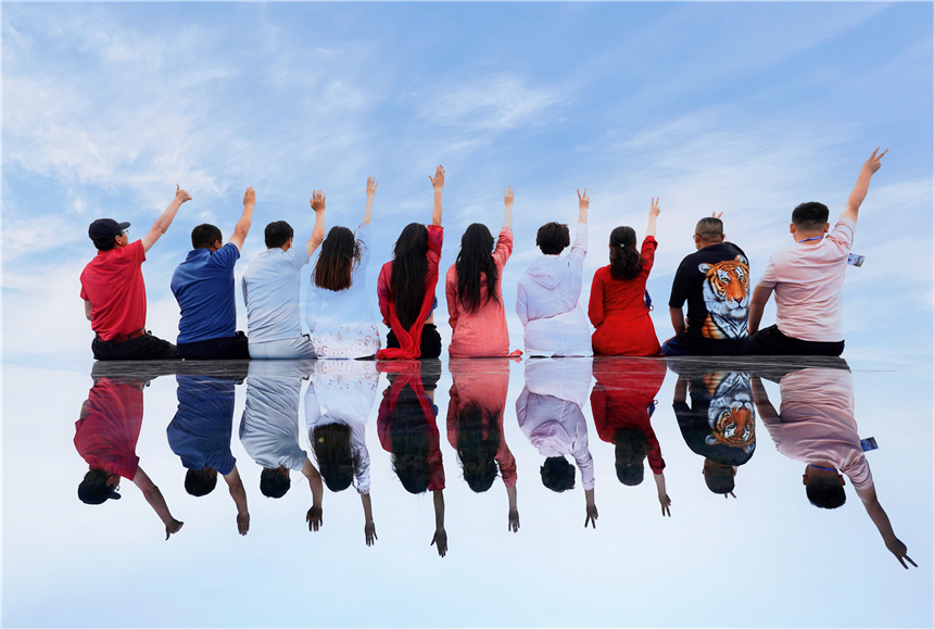 初夏河南,找寻童心,邂逅伏羲山的斜阳,一颗心萌化在云上牧场