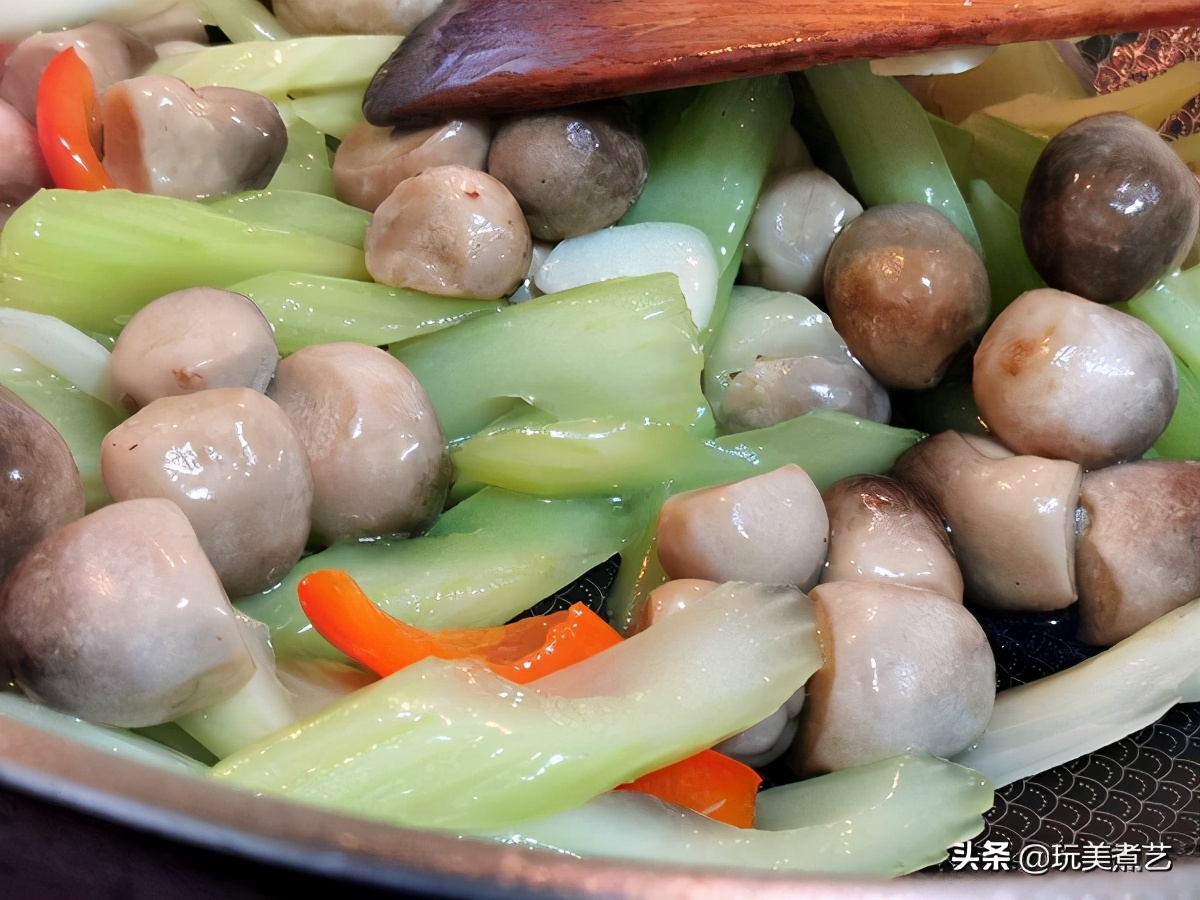 买回来的草菇怎样处理,买的草菇