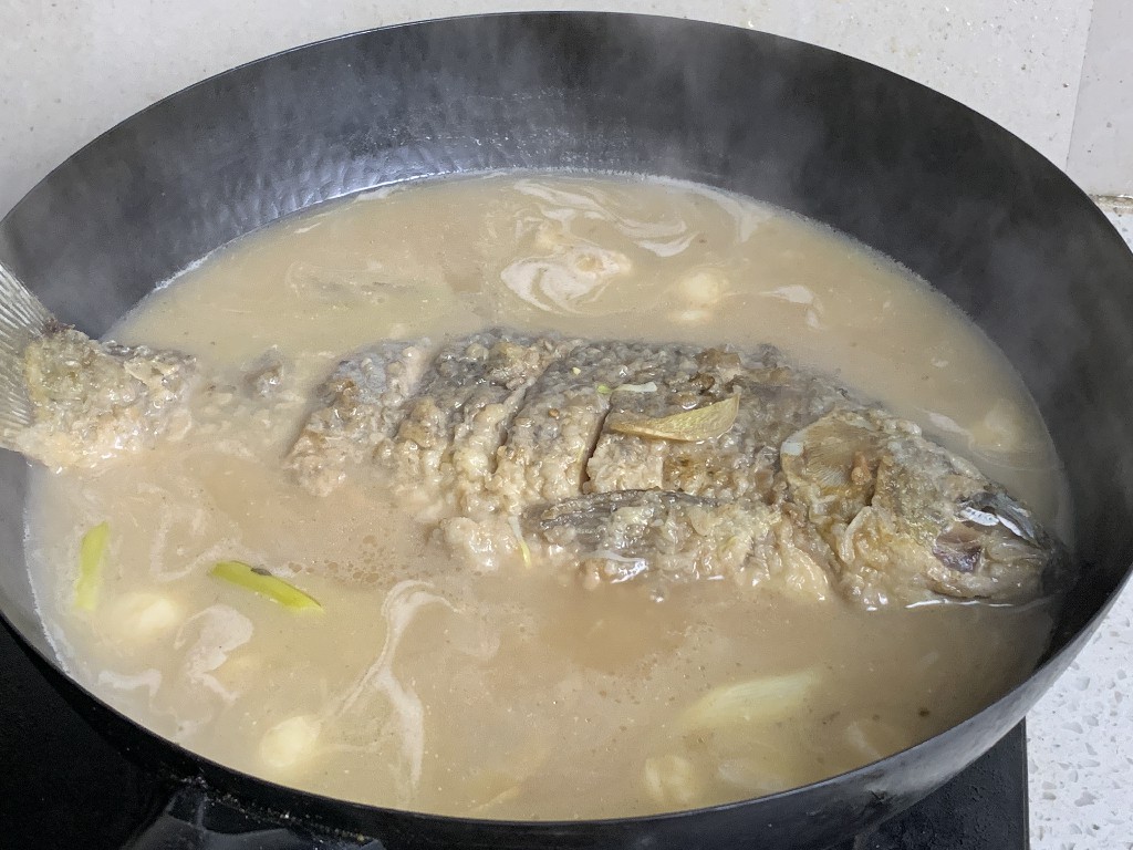 炸过的鱼怎么炖骨头酥软,炸过的鱼怎么炖好喝又营养丰富
