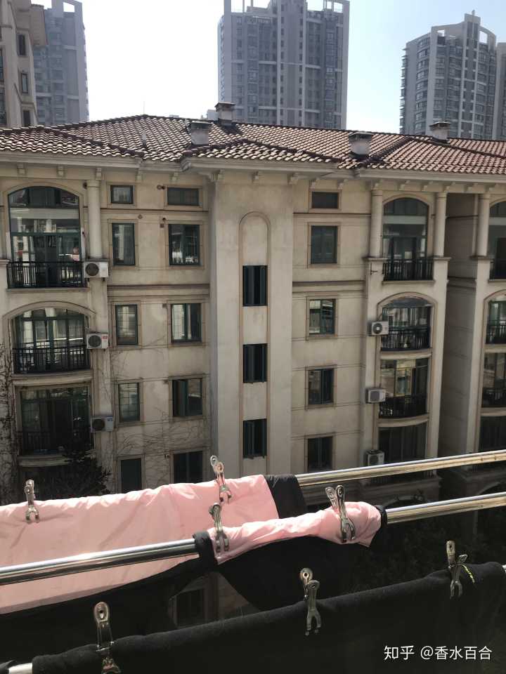 买了高层的人怎么样了,买了顶楼的房子后悔了吗