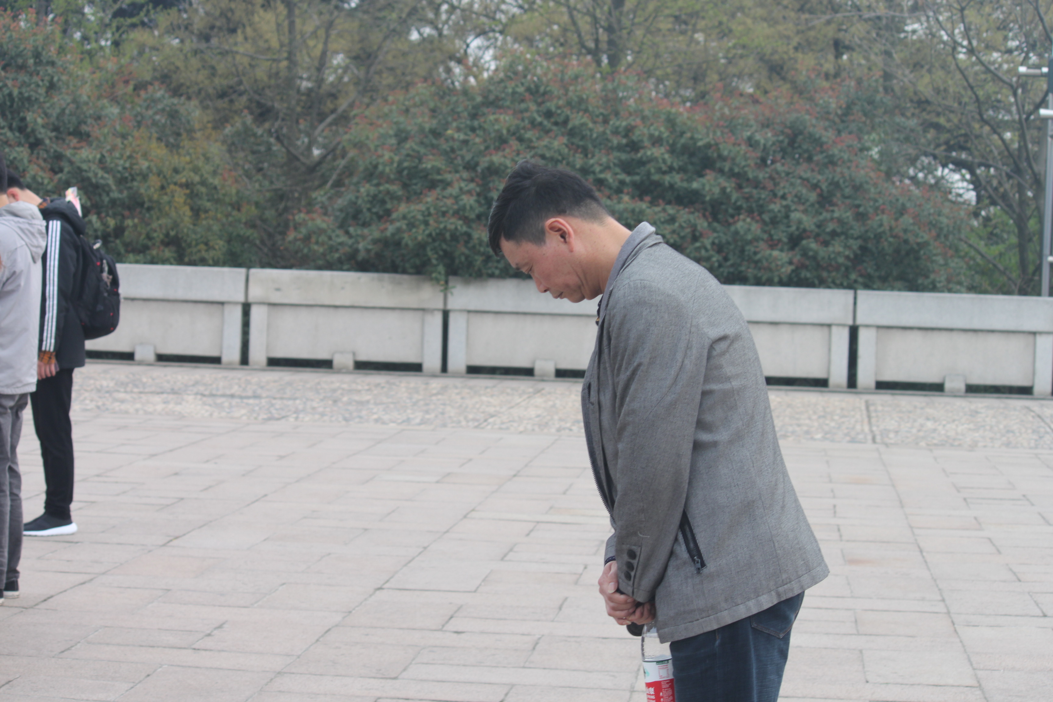 雨花台烈士陵园24只花圈意义,雨花台烈士纪念碑凭吊仪式