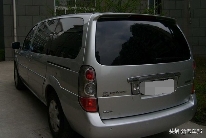 别克gl8es陆尊2022款尊享型,2022款别克gl8es陆尊豪华版