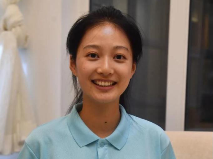 领诵员冯琳,让中国传媒大学彻底火了!2021高考录取分要多少?