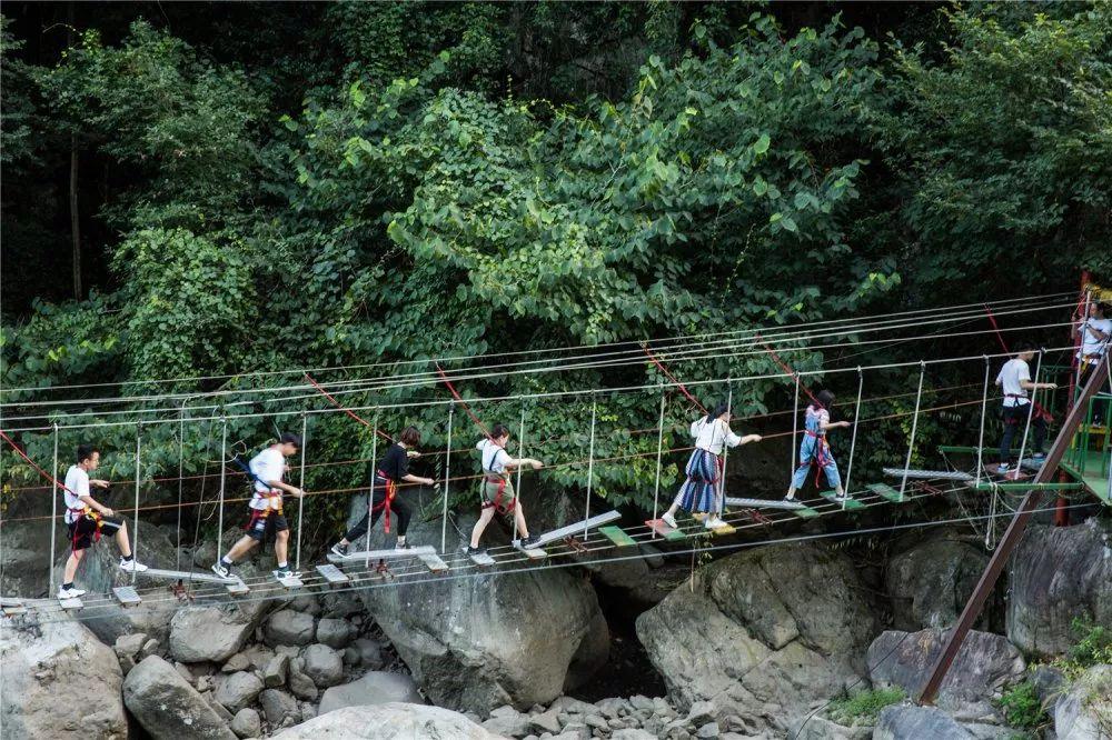 “快乐肥宅水2.0”——龙井峡漂流湿身趴！快来浪一“夏”