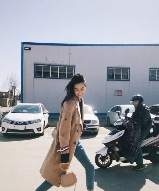 刘雯大包包推荐,刘雯同款豹纹包包