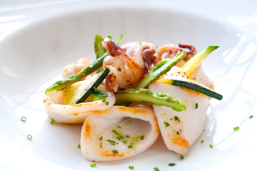 四川传统美食东坡墨鱼