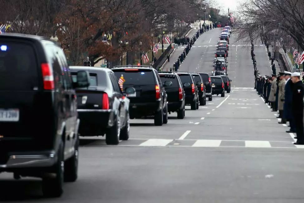 奥巴马狂怼特朗普,特朗普发文回击奥巴马