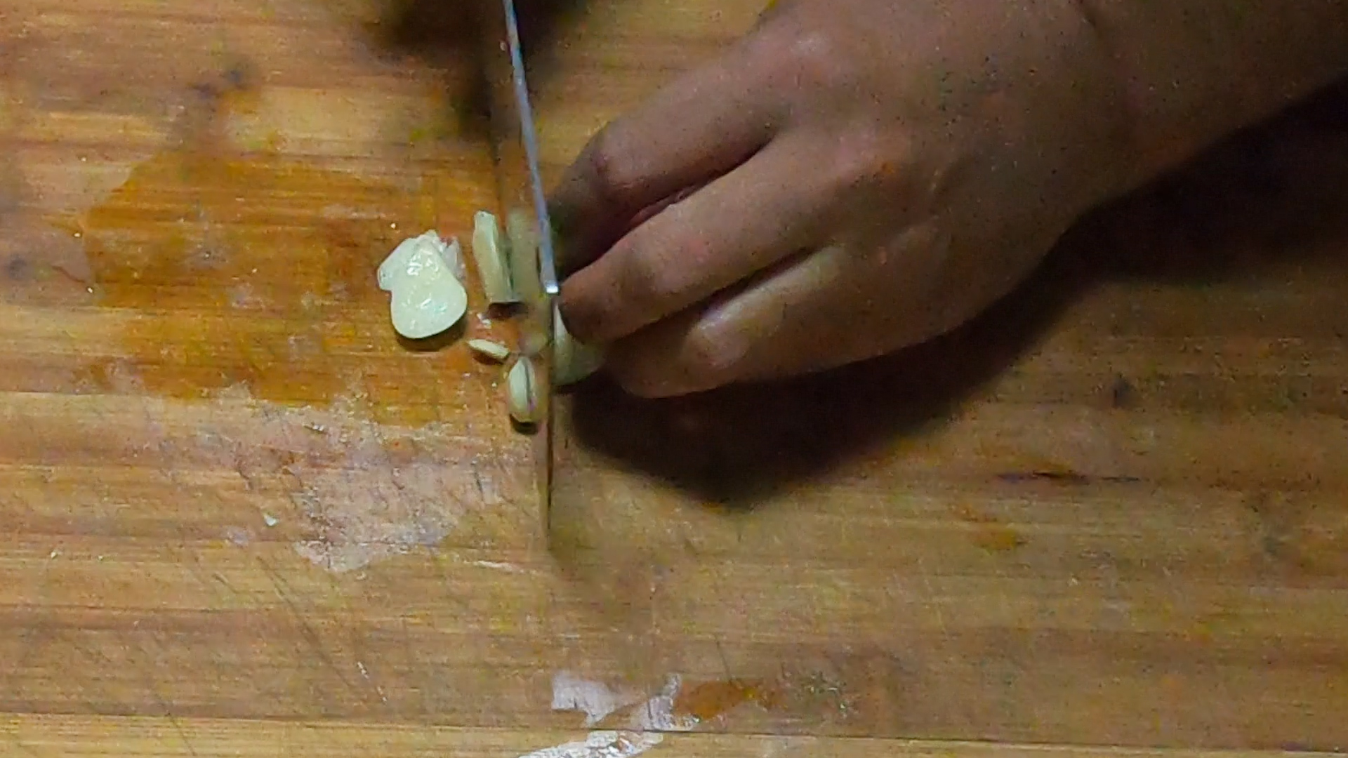 鸡翅根为什么做出来很腥,红烧鸡翅根做法味道超棒一看就会