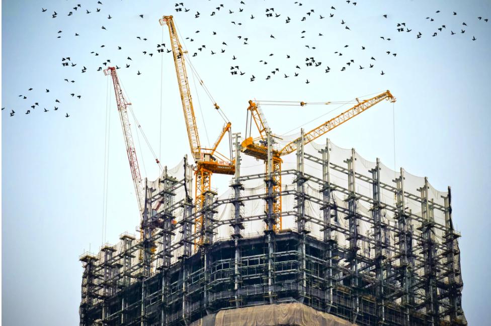 各个房企都负债钱都去哪里了,房地产商欠银行12万亿钱去哪了