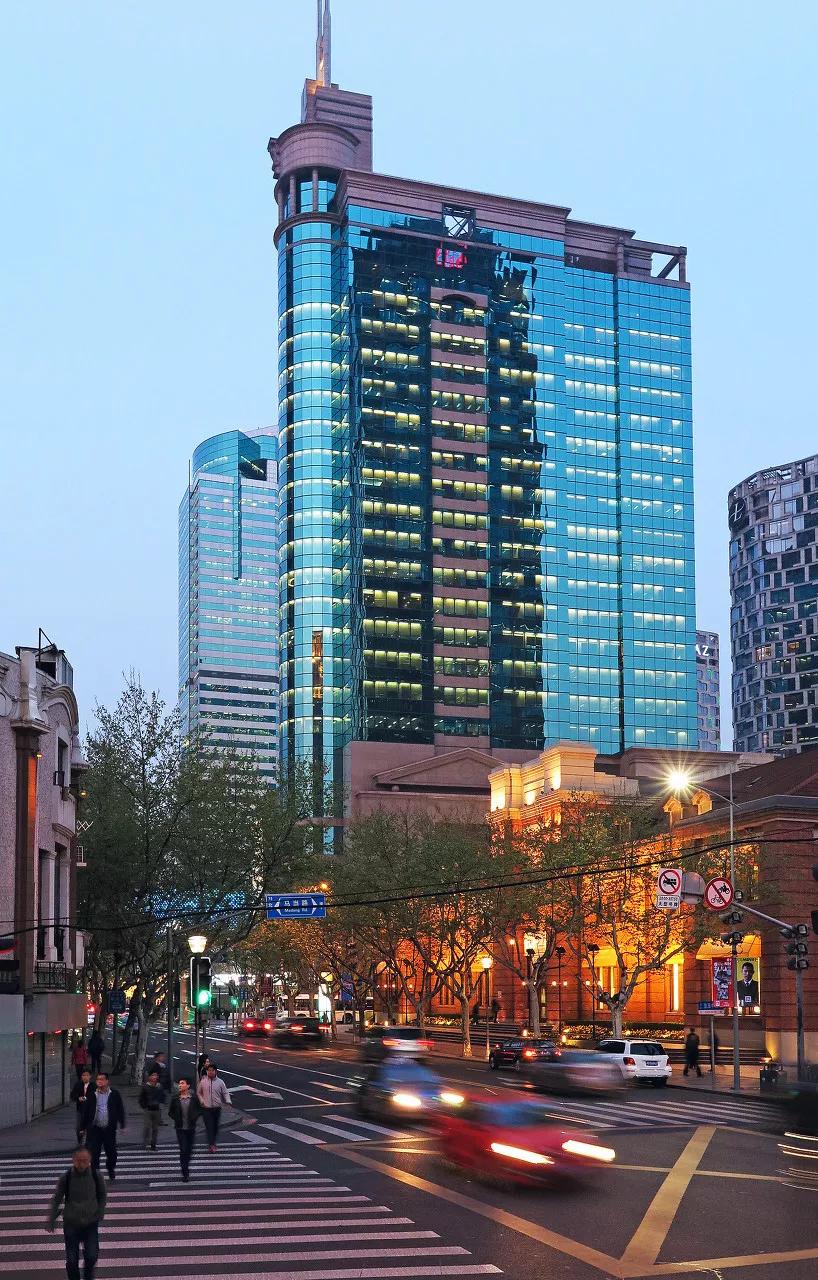 淮海路和南京西路哪个繁华,南京西路vs陆家嘴