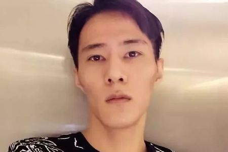 高晓松烟疤,高晓松手臂的烟疤