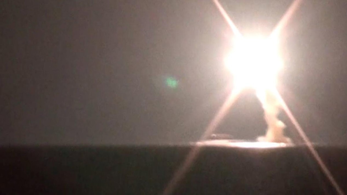 俄军空射5倍音速导弹,俄军齐射匕首高超音速导弹