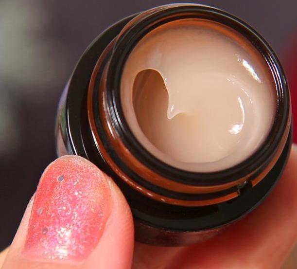 适合40岁平价抗皱保湿温和的眼霜,女人要想不显老多做保养