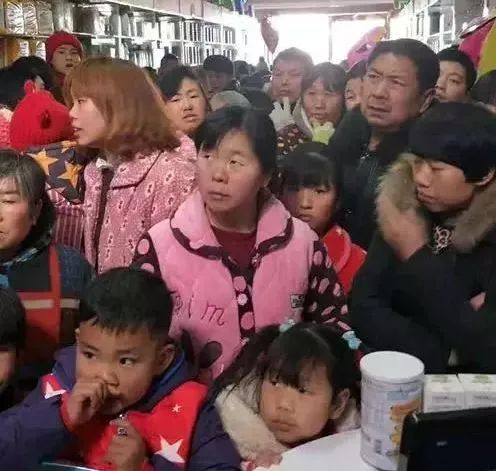 买一箱奶粉送什么礼品,买一箱奶粉送小桶奶粉好吗