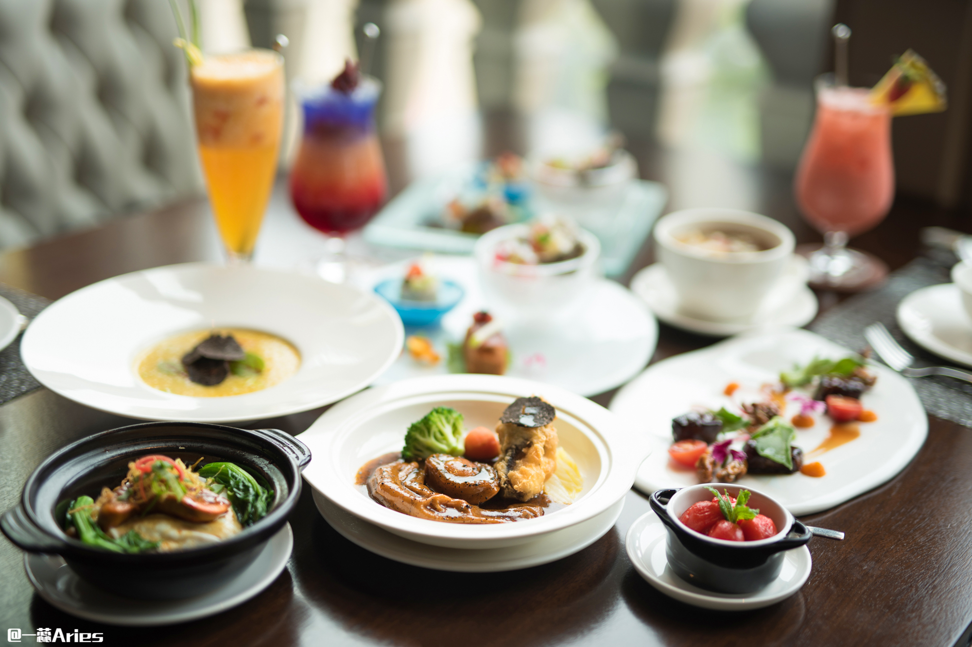 来澳门感受一下紫醉金迷,澳门一天游必去的美食街