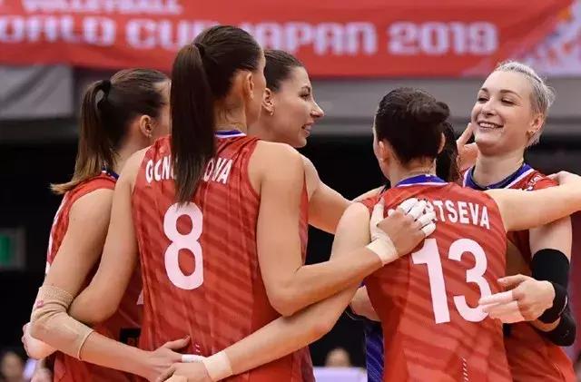 中国女排主力回归第四战对战美国,中国女排为夺冠喝彩