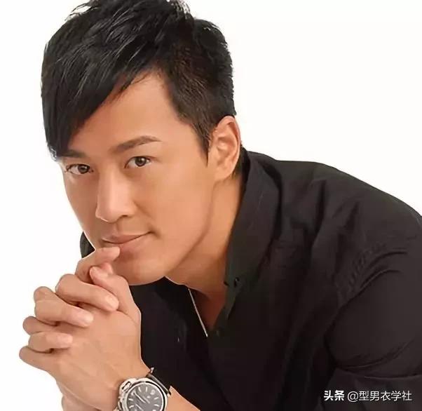 男生头发烫了之后什么发型合适,男生发型偏左还是右合适