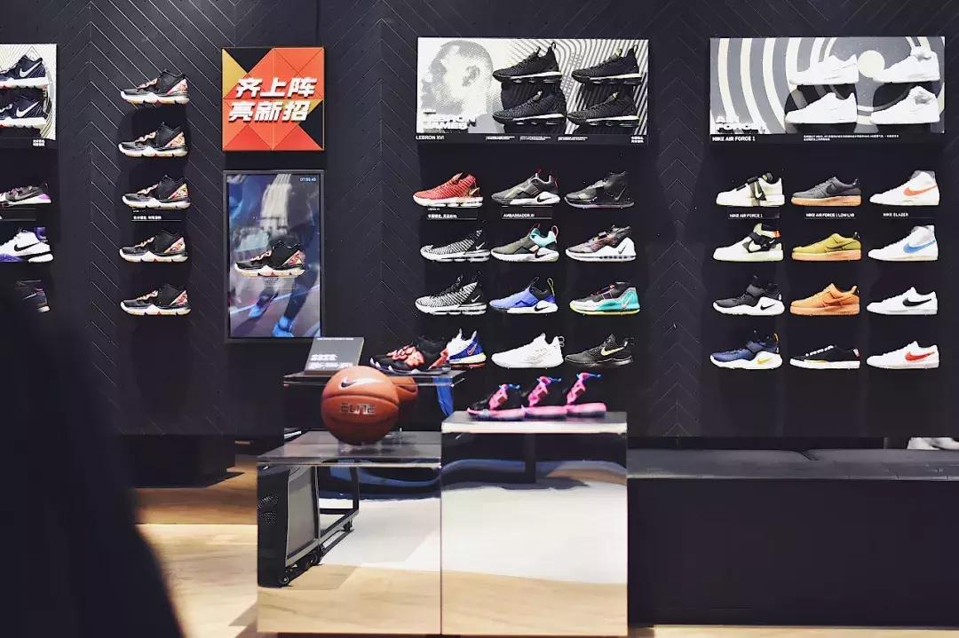 耐克阿迪年销售额,阿迪耐克专卖店利润
