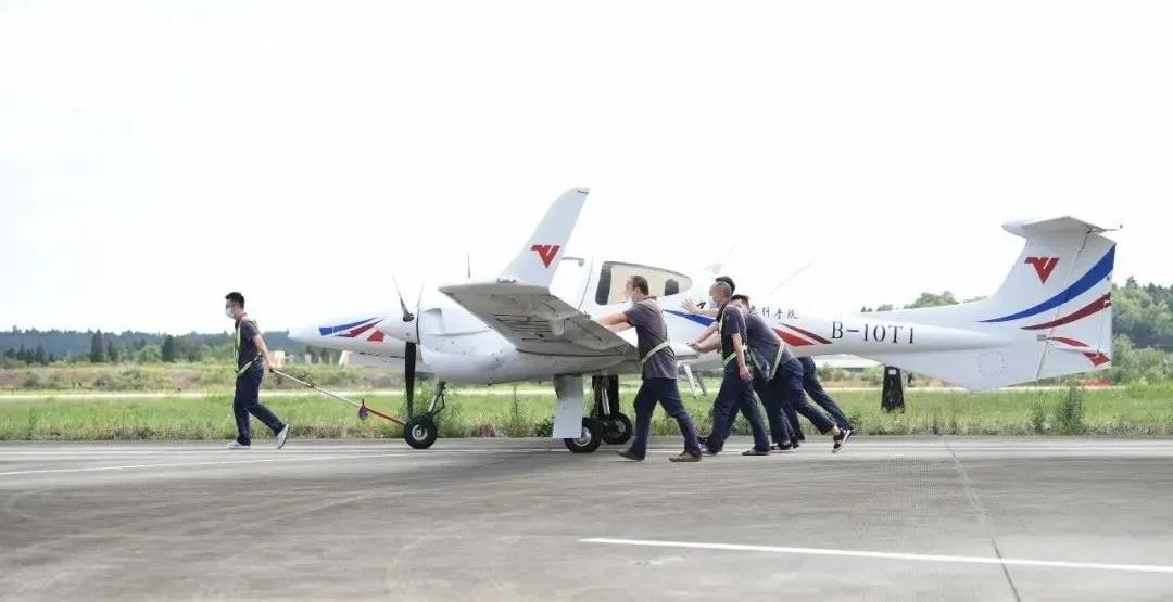 飞行季毕业流程,飞行季毕业还需要做任务吗