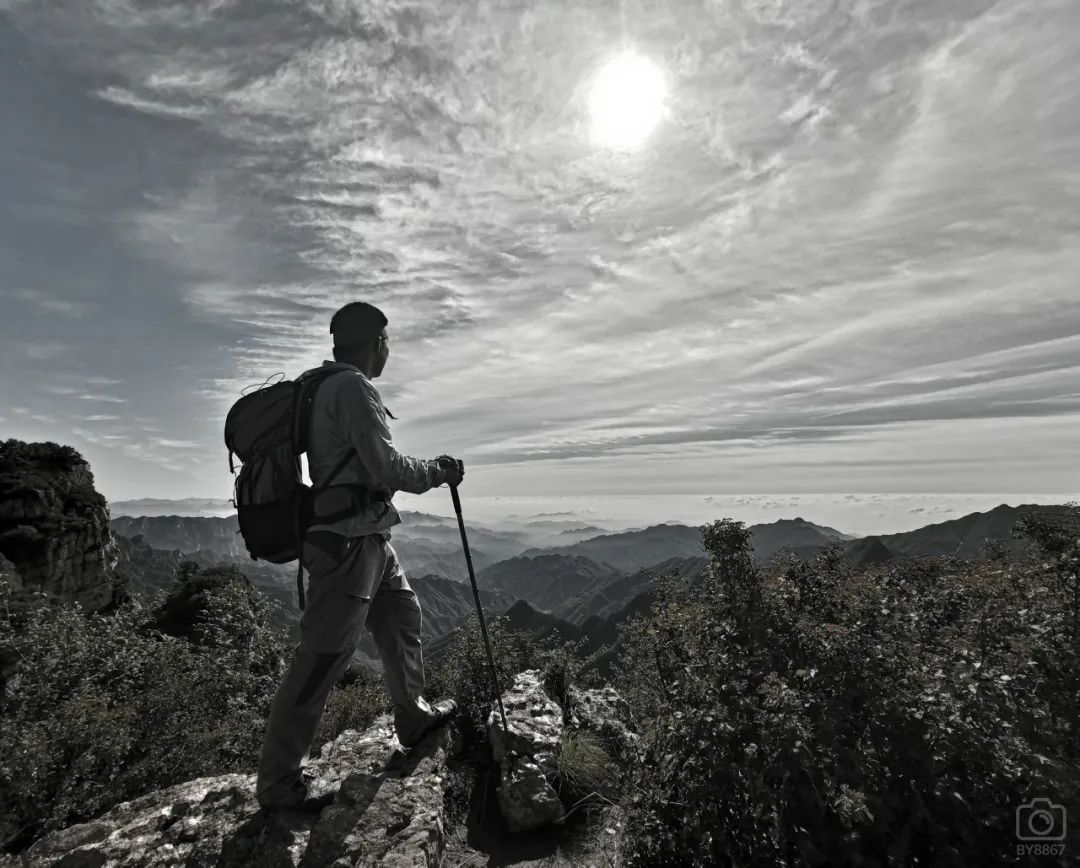 徒步穿越北驼梁完整版,穿越花海古道游记