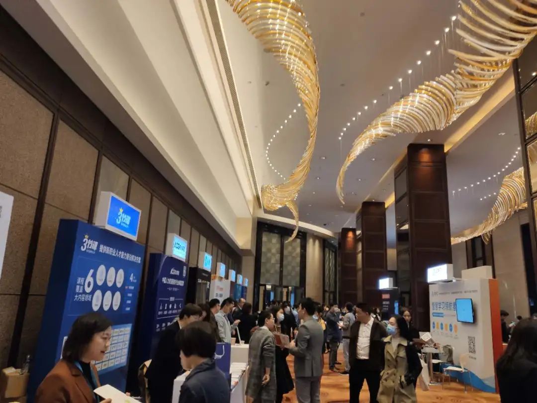 明基的简介,明基逐鹿