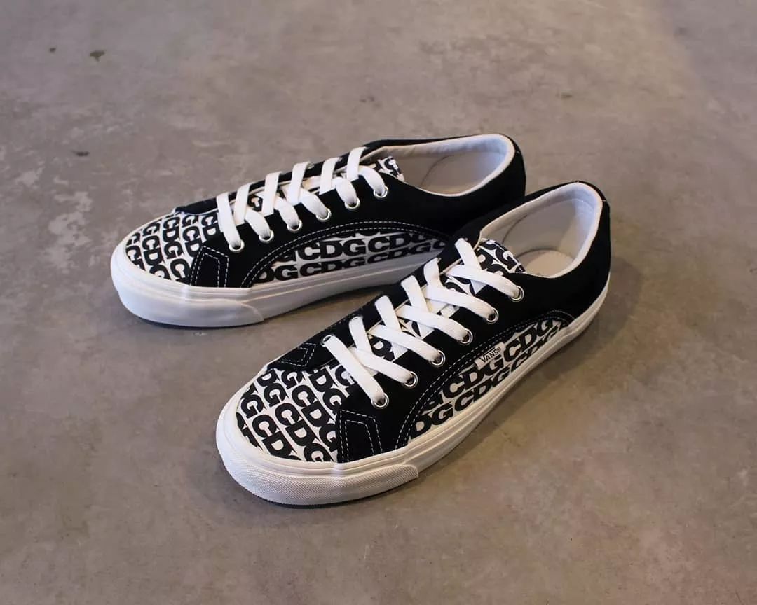 vanscdg联名两款对比,vans近期丑酷联名
