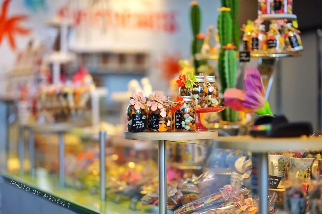 鹿特丹大厦侧面视角,鹿特丹奇异建筑