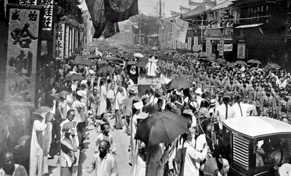 泪崩!1年1张,百年上海,老底子上海人都看哭了!