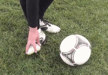 怎么用内脚背发力,内脚背弧线和搓出的弧线的区别