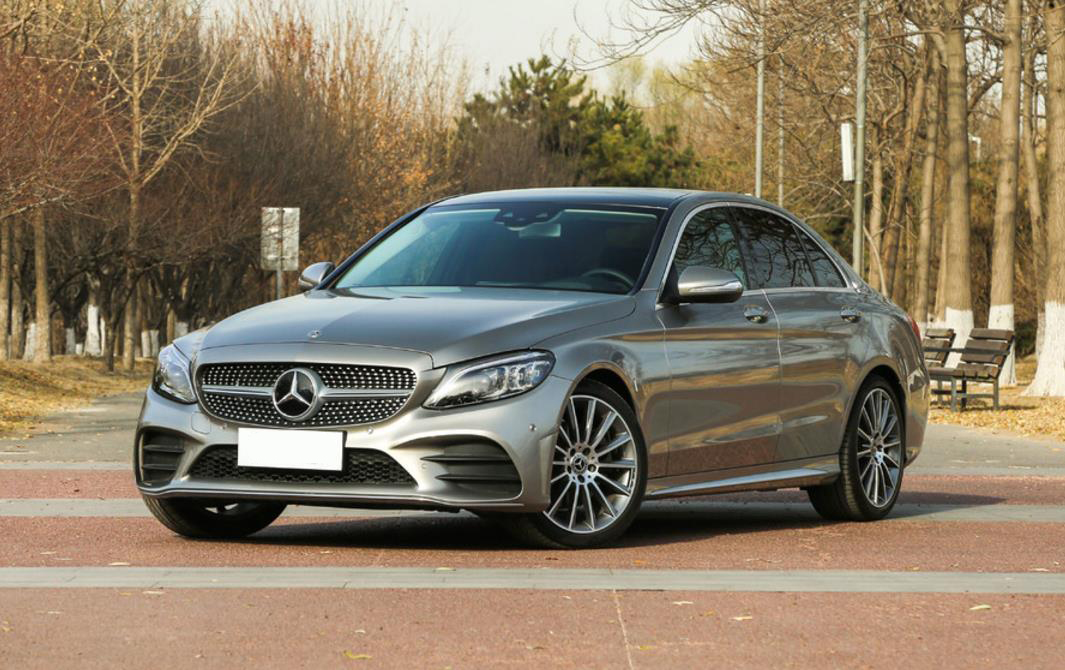 别哭穷了，25岁努力开上这几款车才叫小有成功的