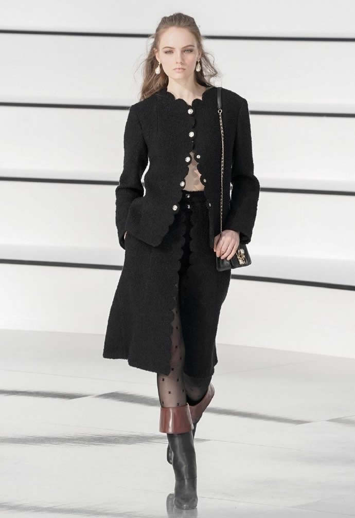 chanel秀款透明雨靴黑白两色 (chanel2017早秋鞋子)