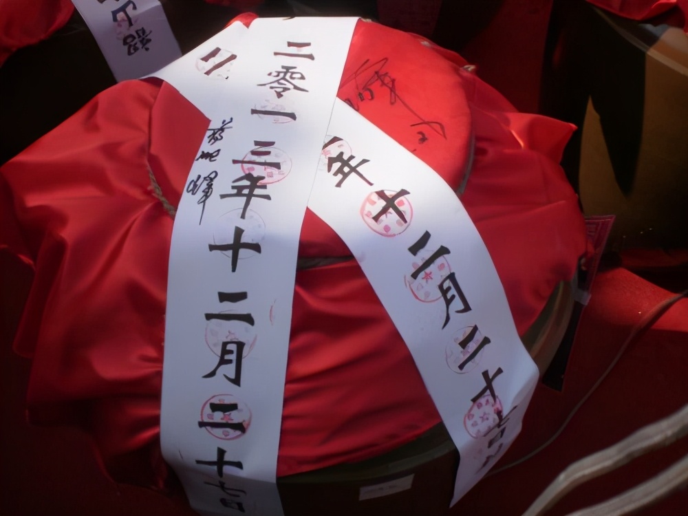 一口酒都没喝过,最好喝的封坛酒