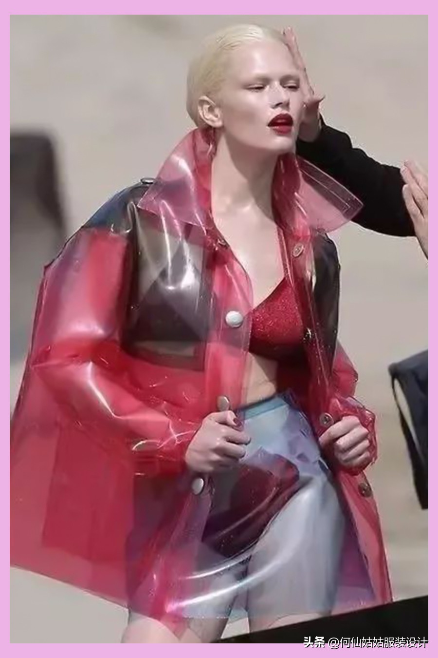 一次性雨衣也穿的很好看,雨衣可外穿