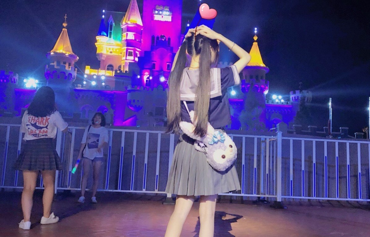 蔡萝莉最成熟的一套打扮,蔡萝莉平常穿的衣服叫什么