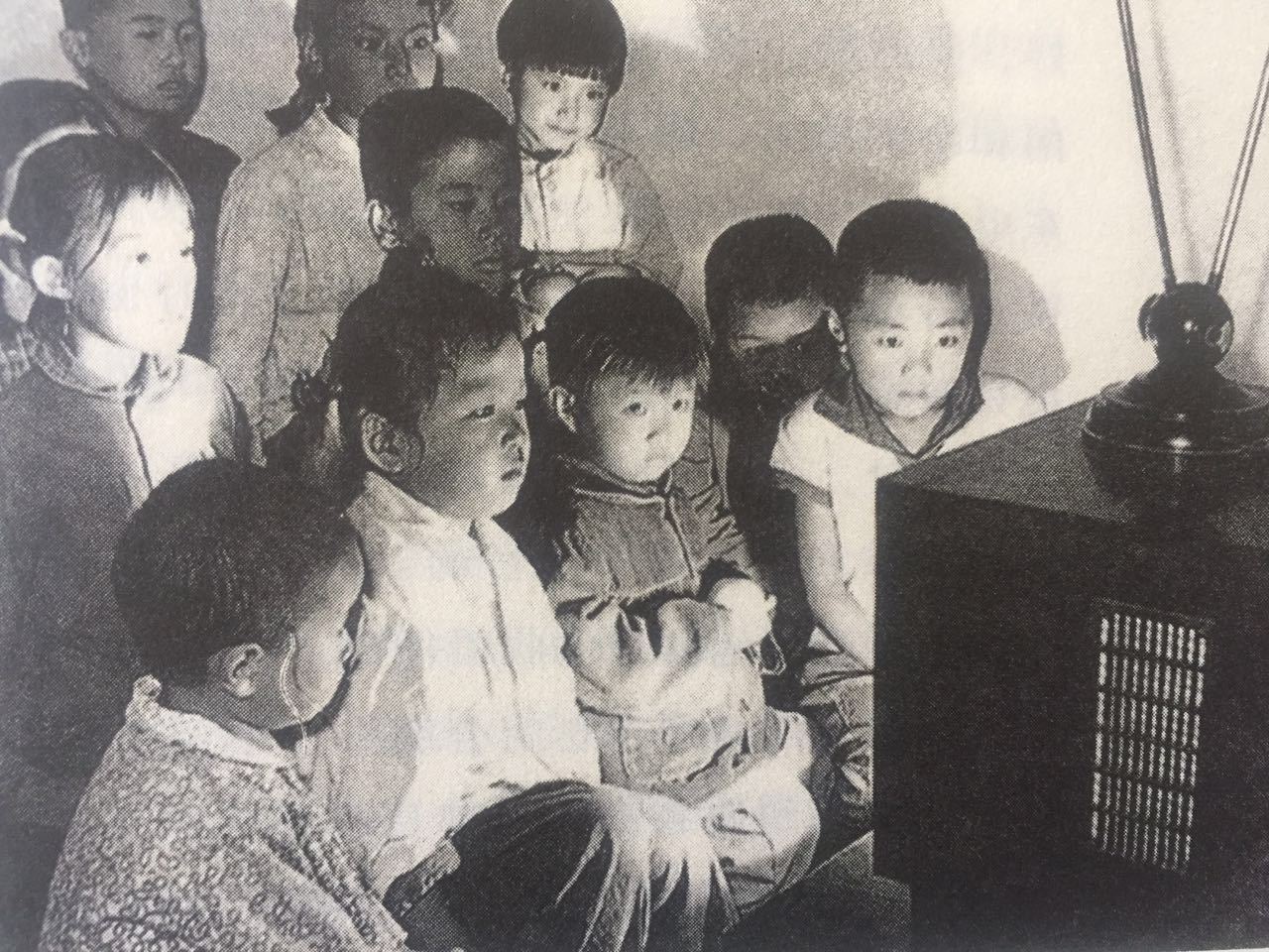 忆旧｜显像管*放播**朝鲜歌剧《阿里郎》，突然停电，食指被烫个血泡