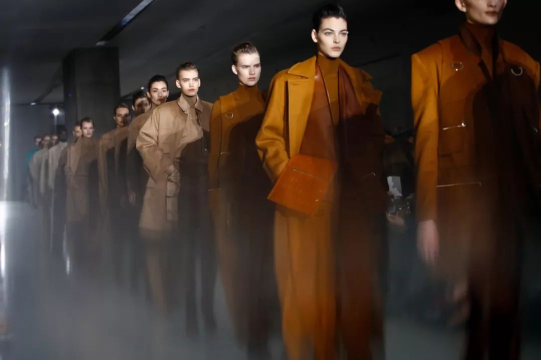 MaxMara男士穿搭,maxmara黑色西装外套怎么搭