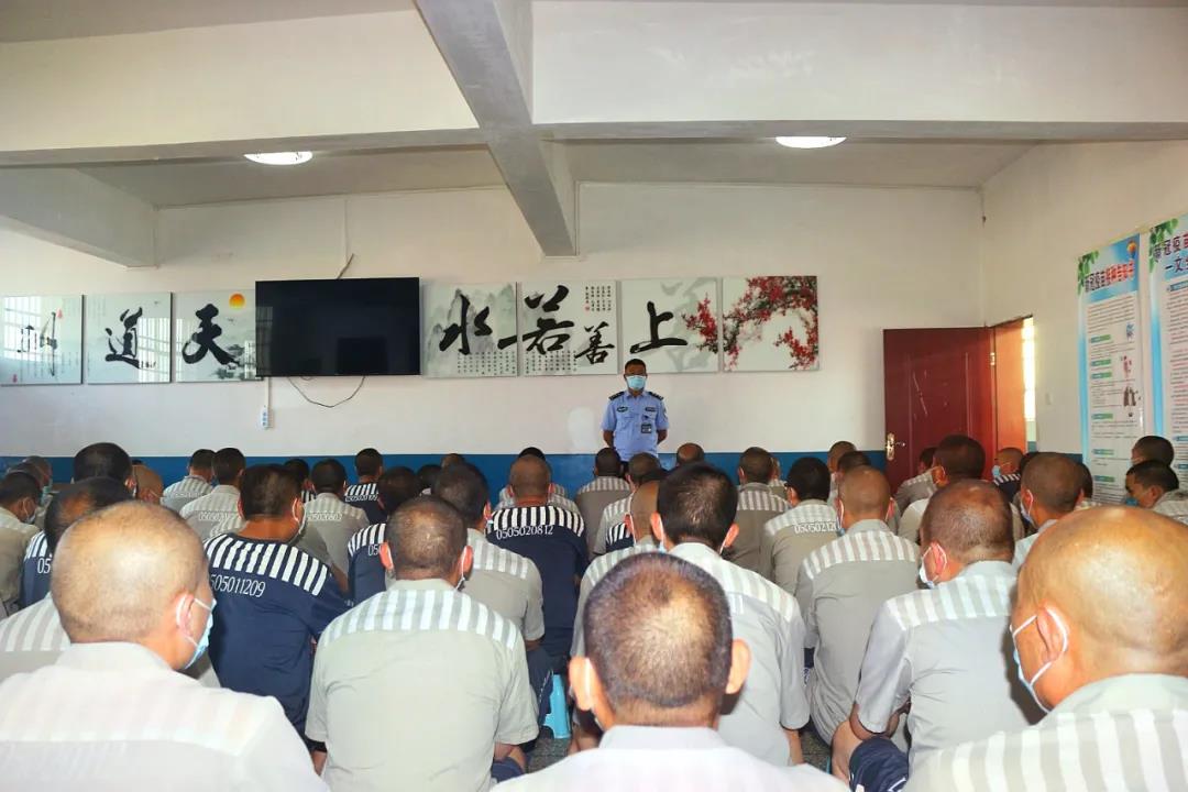 监狱里坐牢的真实感觉,监狱坐牢真实生活