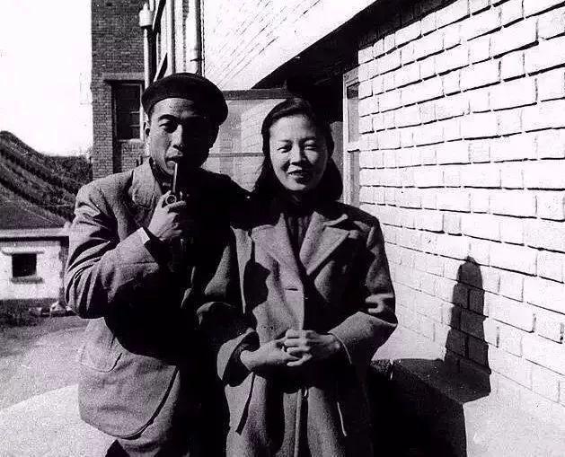 挂科、酒鬼、瘾君子，让闻一多伤心、沈从文推崇，终成散文大师