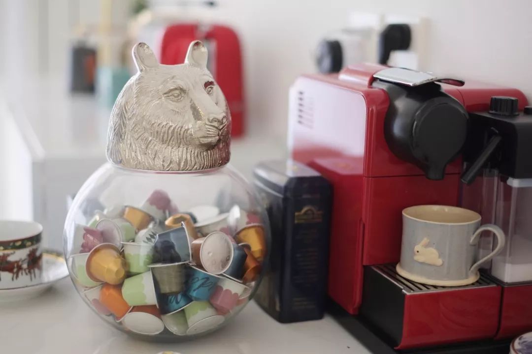 还买乌云壁纸呐?!他家藏着海外小众壁纸大全