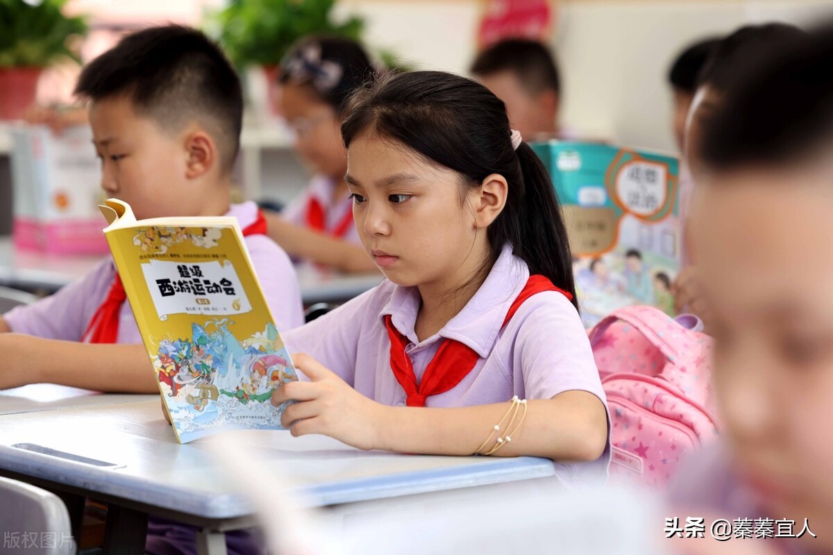 小孩上课说话老师该怎么教育,上课孩子说话有什么巧妙的办法