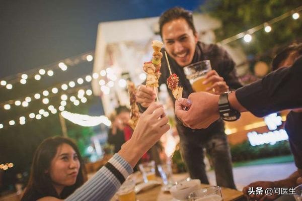 脚趾痛风发作时持续发热,痛风老是右脚发作