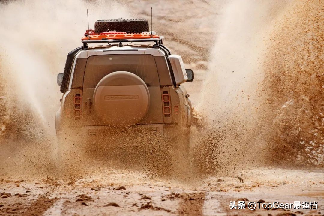 全新路虎卫士怎么样?去非洲越野试驾一下就知道啦