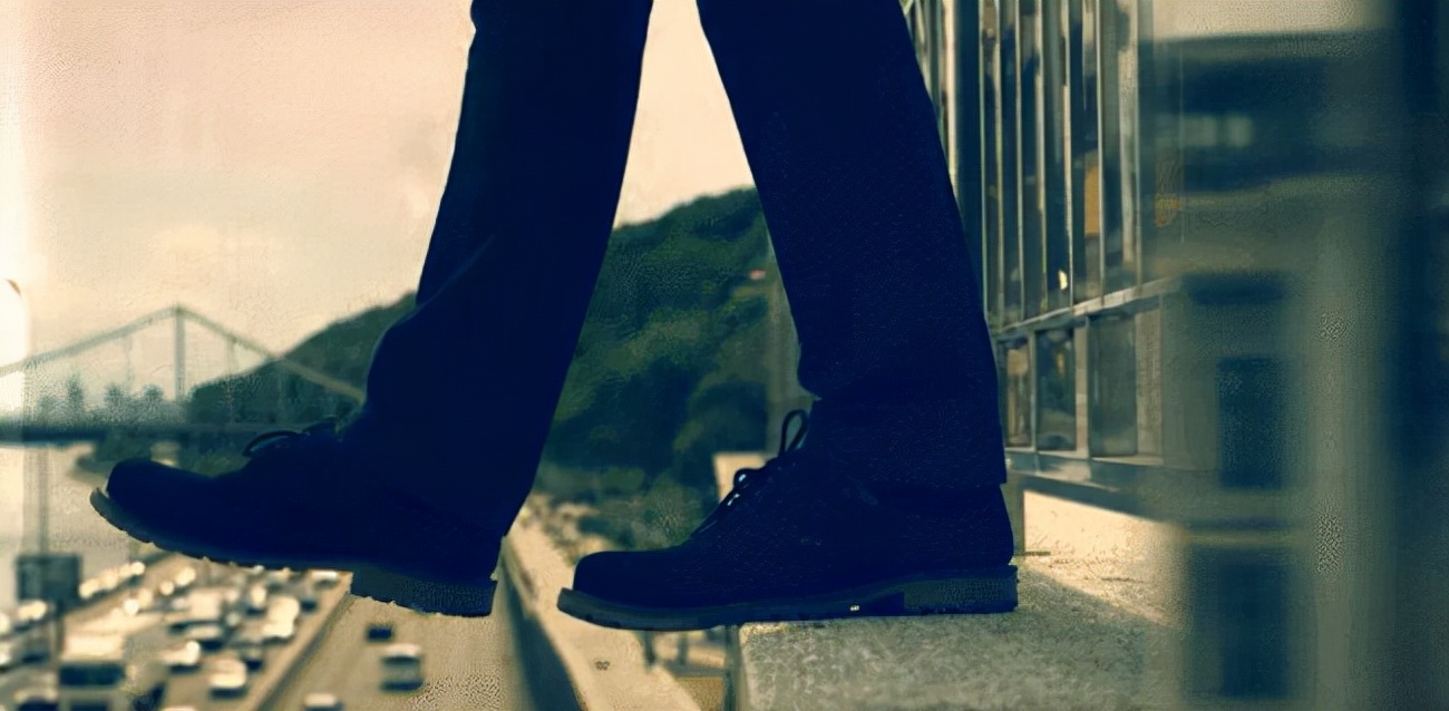 森森斑斑姐妹花，姐姐嫁李小龙表弟，妹妹男友与丈夫一跳楼一猝死