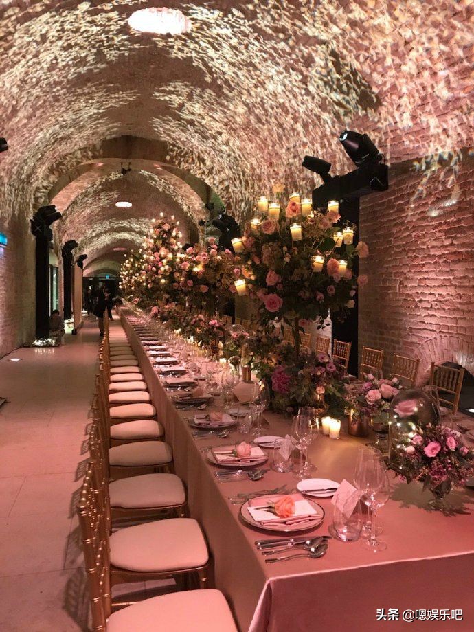 明星婚礼现场布置,张馨予婚礼现场金碧辉煌