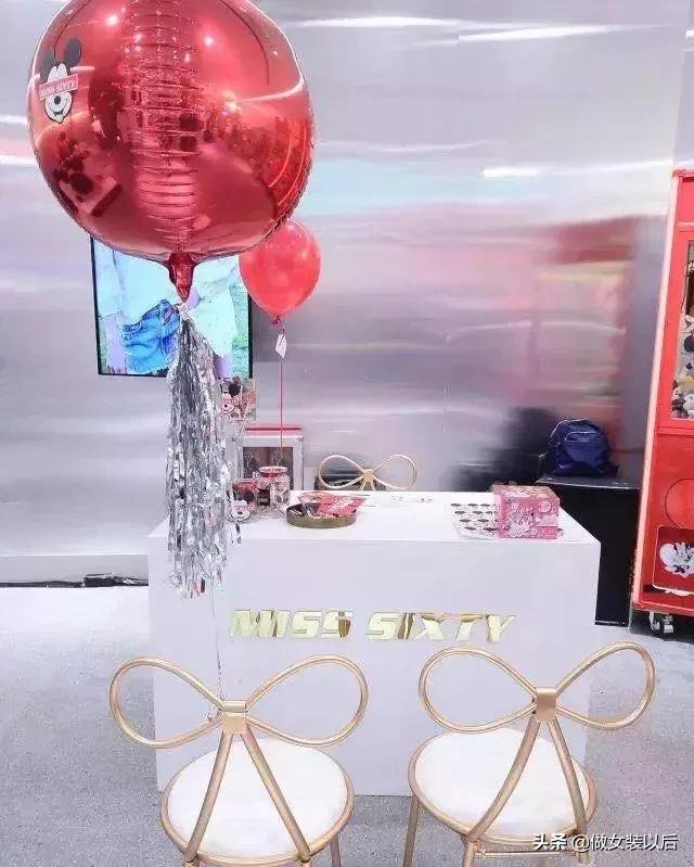 她在衰落时被温州大佬收购，如今竟逆袭成女装品牌前列？牛逼